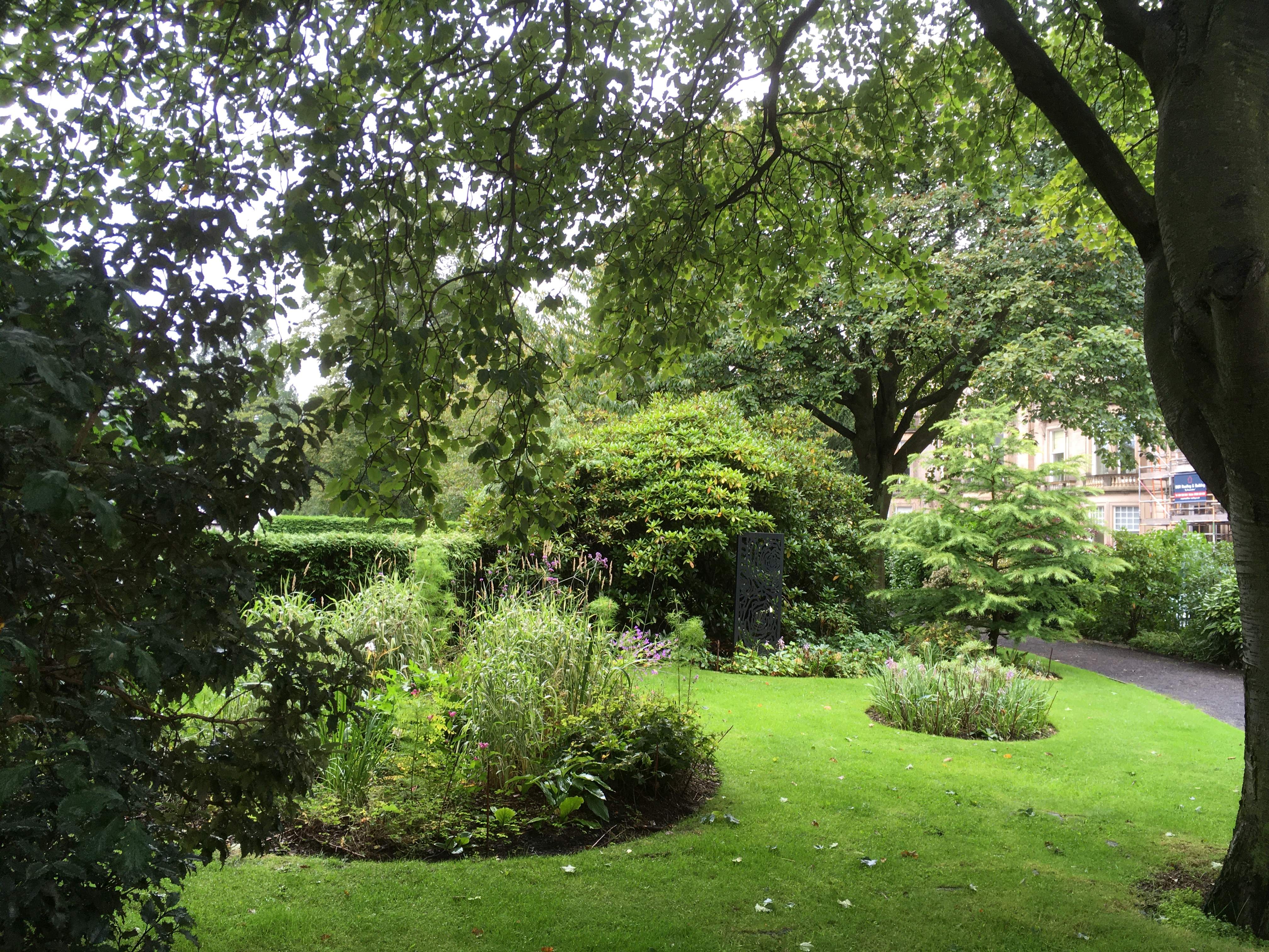 Eglinton Glencairn Gardens